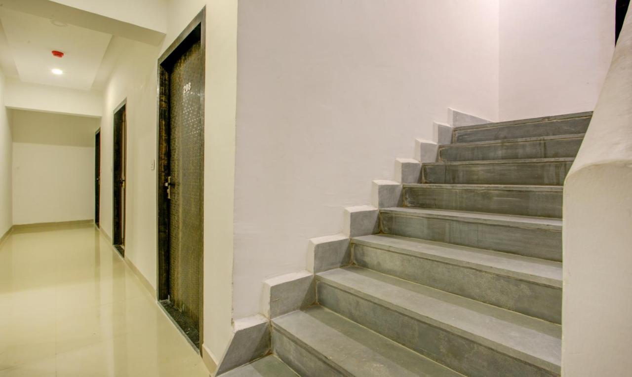 Treebo Kings Inn Vashi Navi Mumbai Extérieur photo
